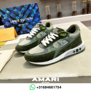 11 Louis Vuitton - Run Away Sneakers - Groen