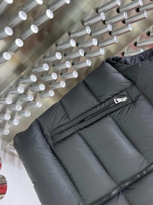 4fc9e393 Moncler - Bodywarmer met capuchon - Zwart