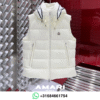 Moncler bodywarmet capuchon wit Moncler - Bodywarmer met capuchon - Wit