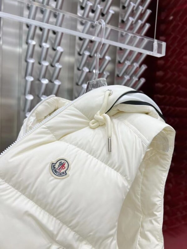 bde37197 Moncler - Bodywarmer met capuchon - Wit
